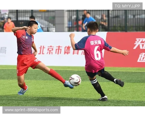 艾尔普里莫足球星辉：重新定义足坛传奇与未来之星的崛起之路